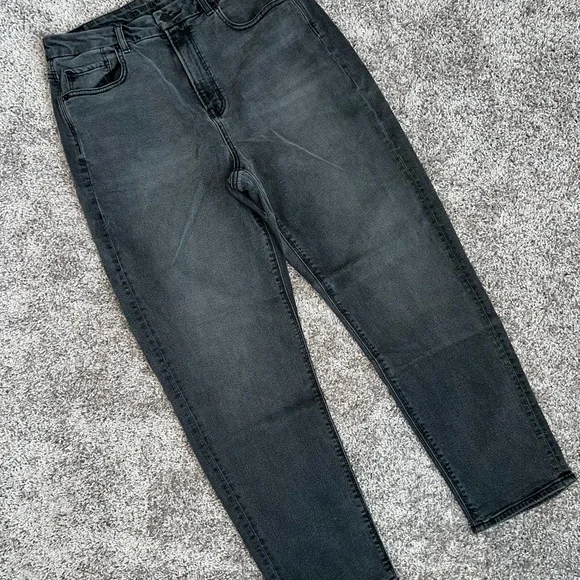 American Eagle curvy mom jean - Picture 3 of 10